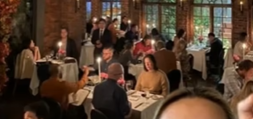 49年餐馆被爆种族歧视！好环境但亚裔“不配” 只安排在昏暗阁楼 和白人待遇相差甚远
